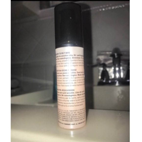 Mary Kay Pore Minimizer - Picture 3 of 3
